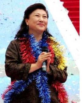 何庆魁|春晚笑星辞世后，女儿全靠遗产挥霍度日，何庆魁：不撒谎就不会死