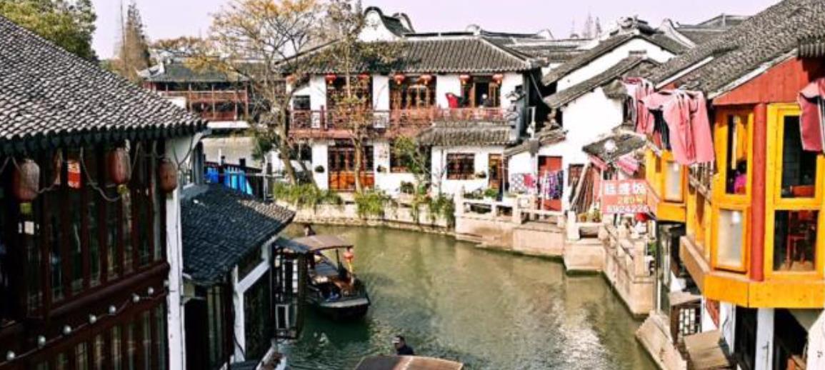 古镇|国内“最聪明”的景区,游客暴增就免门票,现今游客爆满