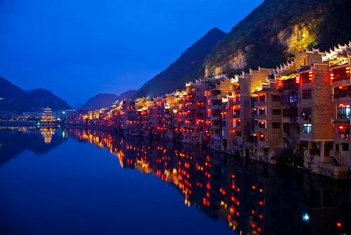 「镇远古镇」这个古镇历史悠久，布局呈八卦图，门票还免费！