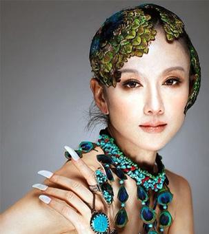 [潘粤明]8天前，“冤大头”潘粤明发了一张图片，狠狠“打脸”董洁