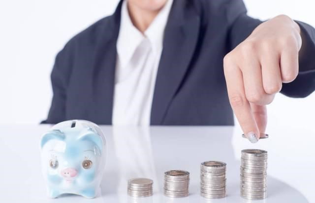 |一般家庭需要有多少存款？才算有钱人？专家：符合这4个标准就算