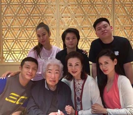 『谢玲玲』\小婉君\嫁豪门被王祖贤插足,婆婆撑腰:就当儿子2000万叫了只鸡