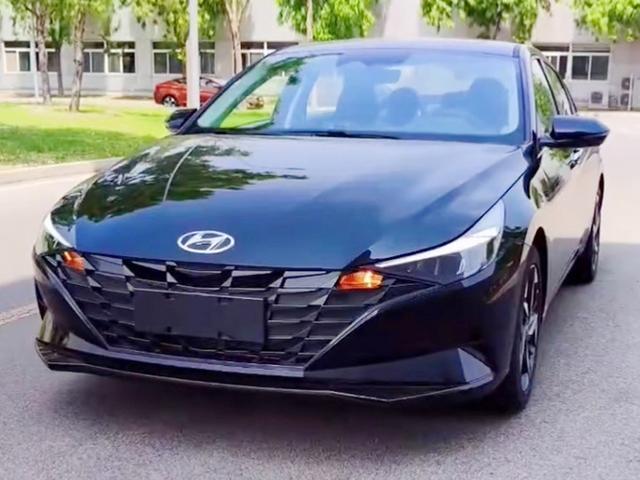 「现代伊兰特」重回颜值巅峰！全新伊兰特帅的掉渣，尺寸超朗逸，忘了菲斯塔