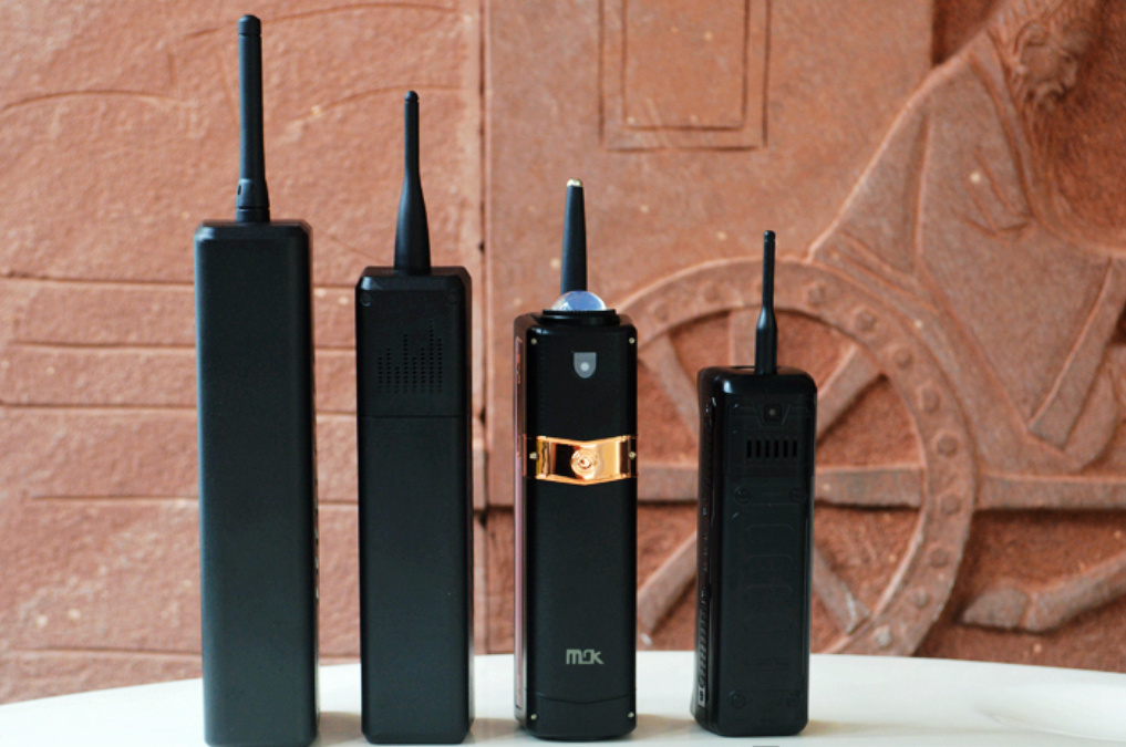 |搞事情?大哥大手机重出江湖!16800毫安+四卡四待+两电一充!