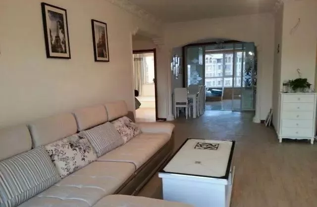 榻榻米|老公坚持客厅不吊顶！只走一圈石膏线！完工反而漂亮还实惠！