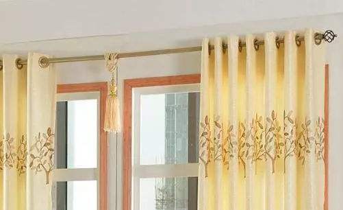 装修方法|挂窗帘万万不要装罗马杆，有钱人家都是这样设计，效果至少好十倍