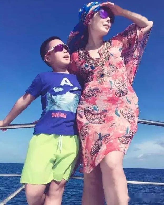 孙悦|一代歌后孙悦，历经3任男友过世入狱，年近半百的她现状如何？