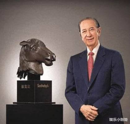 「赌王」何超琼成赌王继承人，悼文中四房称谓、名单已分胜负，奚梦瑶胜在儿子！