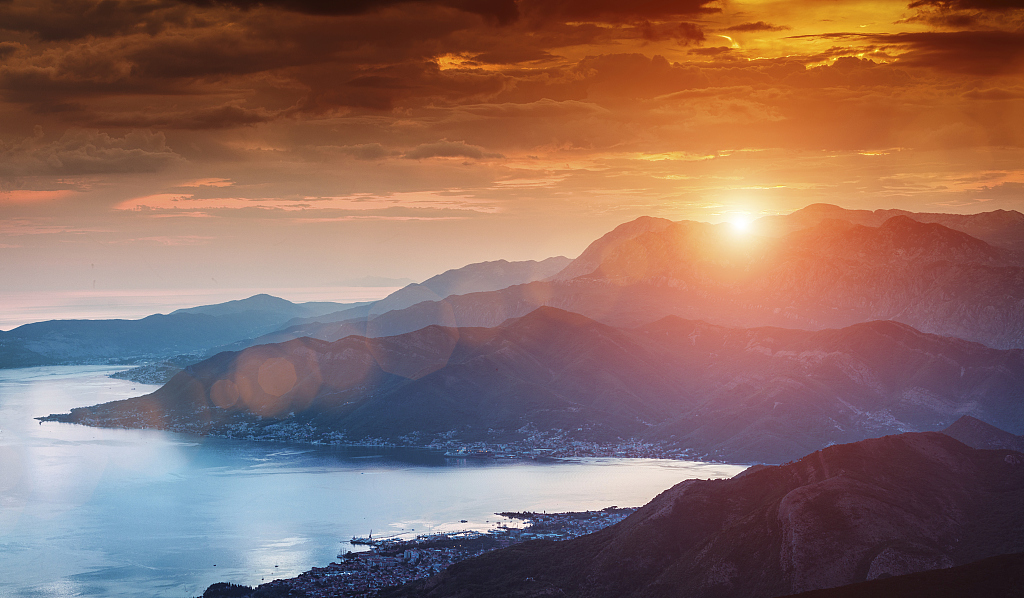 天蝎座|下半年,翻身交好运,3个星座贵人八方来,要发达!