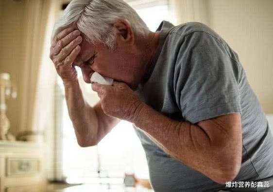 心脏|后背疼痛，到底是肾脏还是心脏有问题？医生：请不要忽视几种病