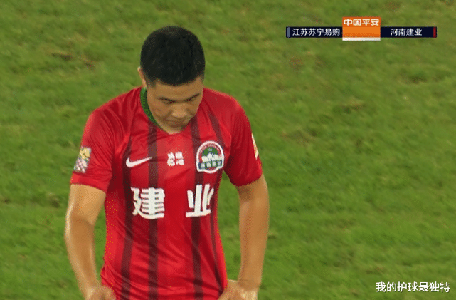 江苏苏宁|直接爆头！中超29岁奇兵世界波后遭暴击：黄牌变红牌被罚下