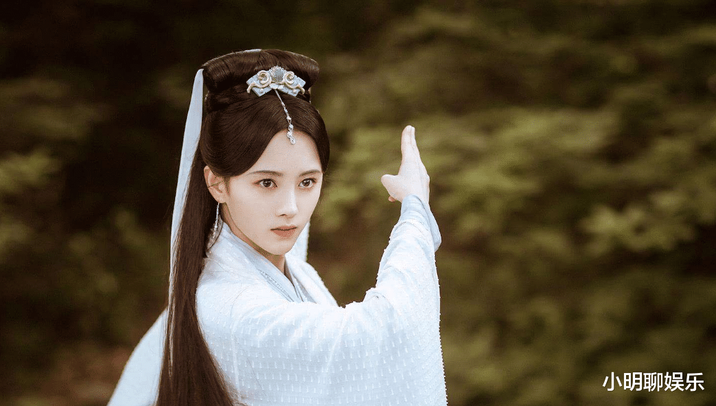 『演唱会』歌手开过最惨的演唱会：用黑布把座位给盖住，冒充观众