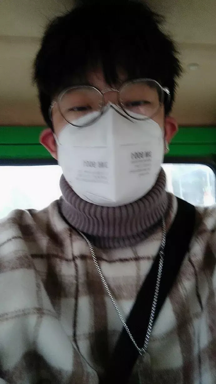 『』“钓鱼时被咬了一口，还好钓到一条大鱼，不亏！”哈哈哈评论区却炸锅了！