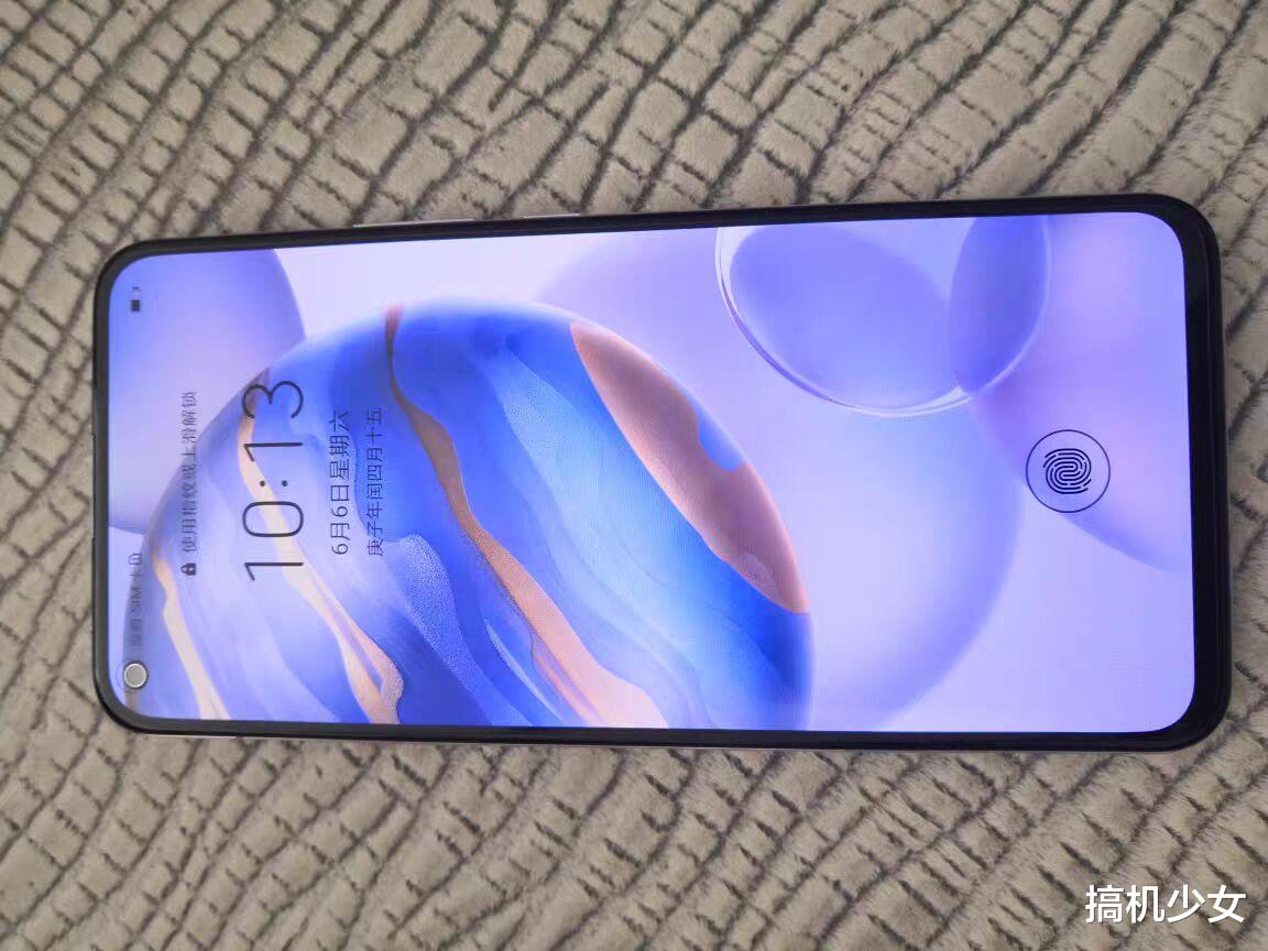 华为荣耀|华为爆发,麒麟985+128GB跌至2699元,还有50倍变焦和屏幕指纹