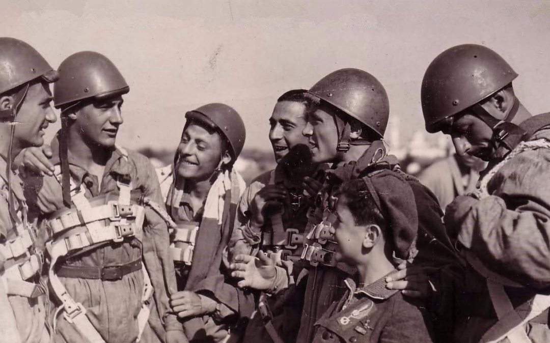 :此国300万大军不到40天就投降,女性还给敌人留下20万私生子