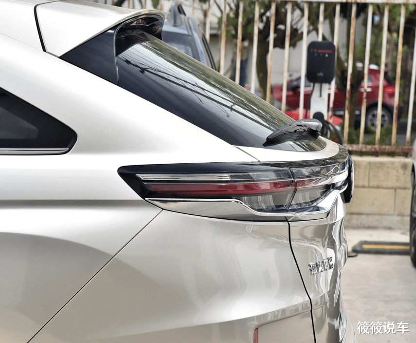 「本田UR-V」本田冠道的“小弟”，2.0T爆272马力，配9AT+四驱，比奥迪Q5L硬朗