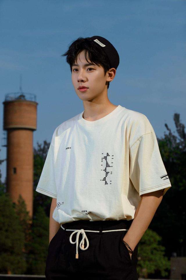 「张子枫」2020年即将参加高考的明星，全是实力派，第四位学校抢着要