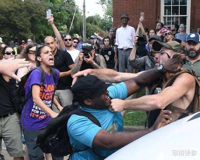 『特朗普』刚刚！特朗普一番话惹怒全球！英国首相：我感到震惊和厌恶！