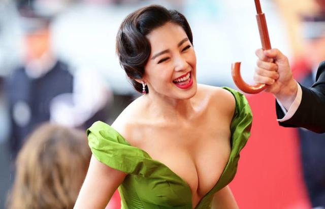 江疏影|讲真，江疏影的原生脸好可惜，到底是怎么想的就给换了呢