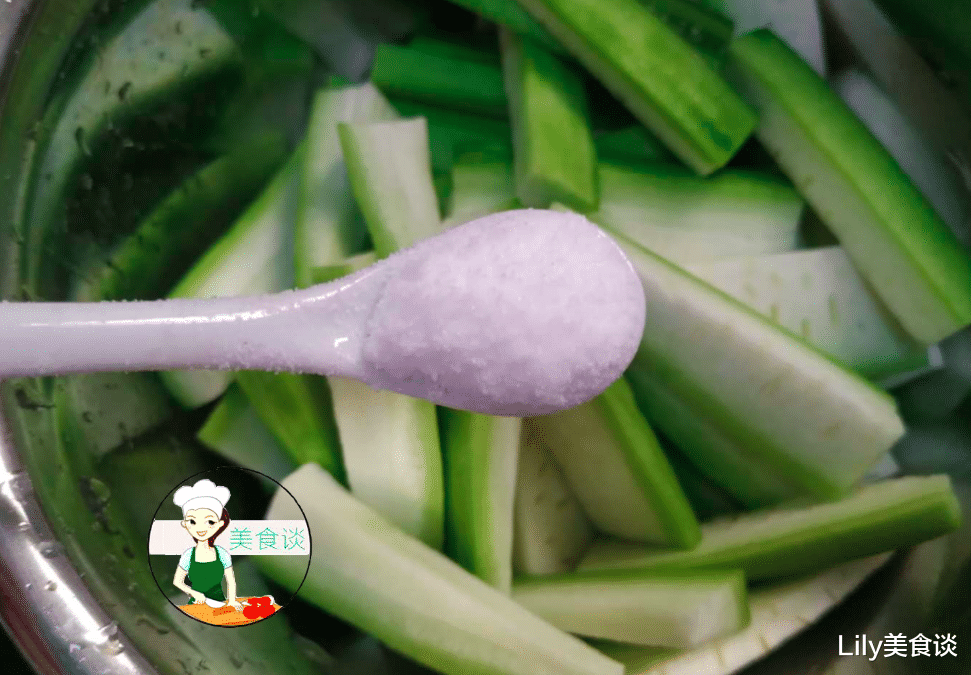 『食材』夏天最馋这道蒸菜，蒸一蒸5分钟上桌，又香又营养，实在太鲜美了