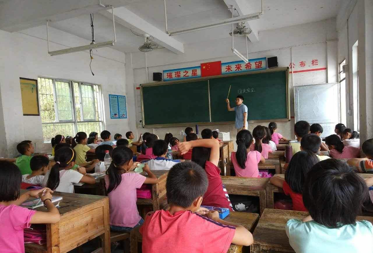 教师|一线教师不要荣誉不争职称也遭下岗，为什么受伤的总是我？