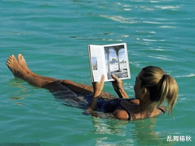 |死海真的淹不死人?当地人苦口婆心的提醒,但就是没有人听得进去