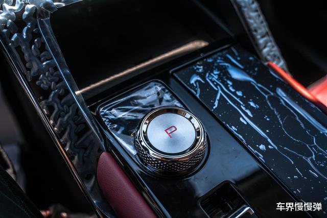 哈弗H6|全新一代哈弗H6到店详评，满满的高级感，还要什么奕泽？