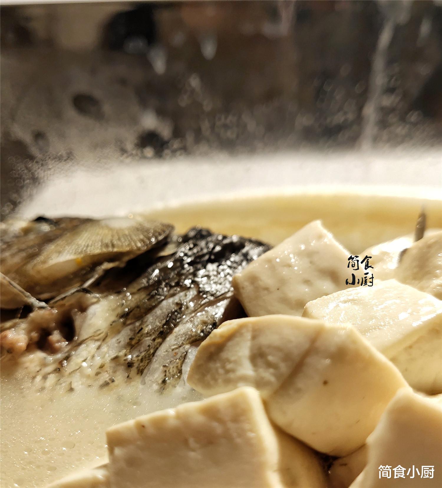 [鱼汤]84岁钟南山神采飞扬，原来最爱喝这汤，香而不腻喝一口鲜掉眉毛