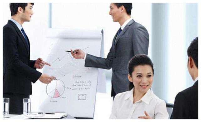 |月薪两万领导要求月薪两千员工讲大局，要有奉献精神，员工反击领导懵了