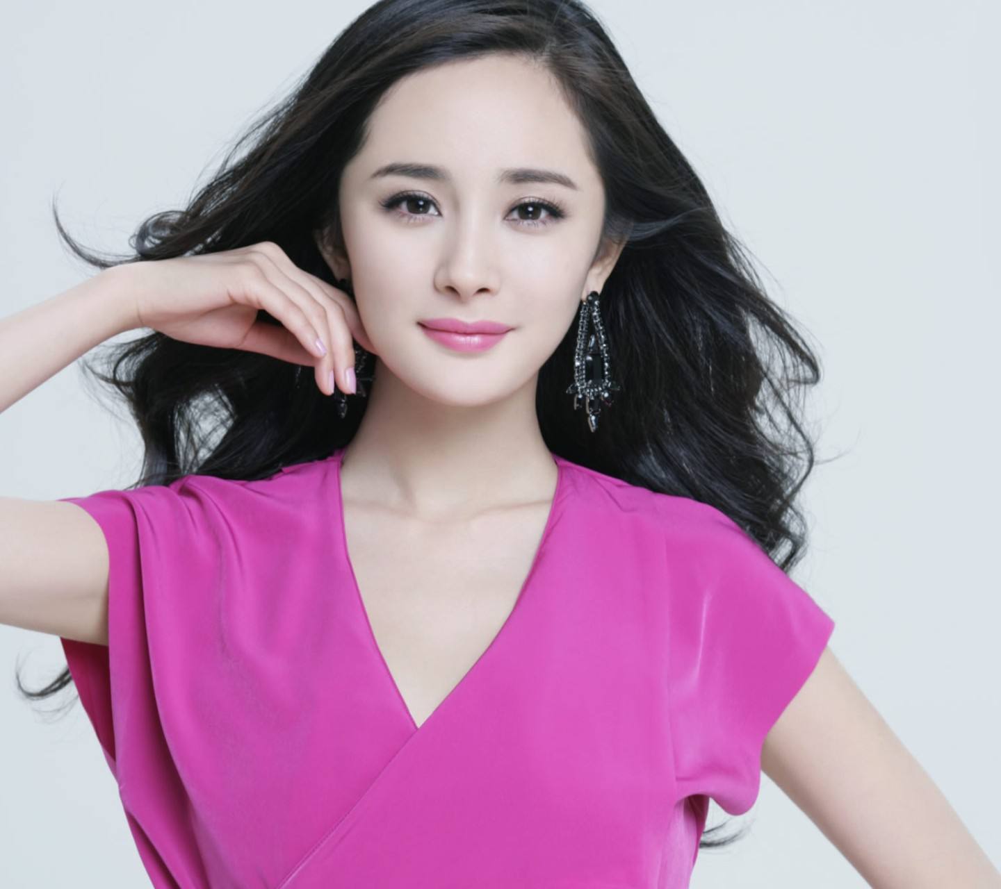 迪丽热巴|中国最美的女演员排名前八名，竟然有她，最后一位秒杀无数宅男 。