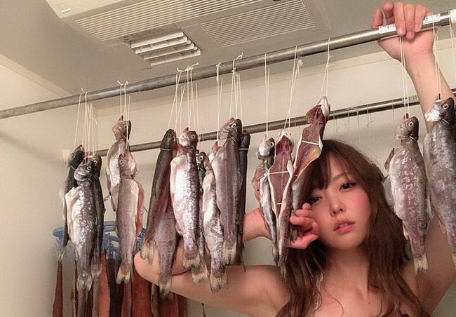 饵料|日本女性偶像揭露浴室秘密 搭配丰富的咸鱼干