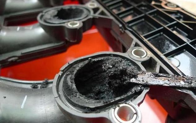 |车子一夜没熄火,第二天一看仪表盘,车主:拍照要紧!