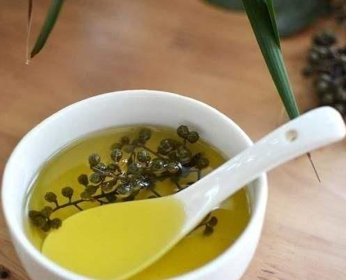 「」炸花椒油，多数人直接用油炸！第一步就错，难怪不麻不香，苦味重