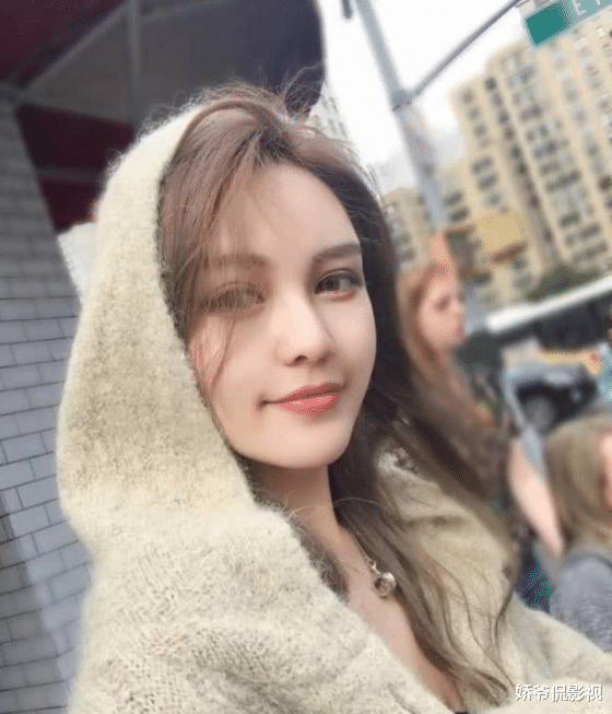 [周扬青]周扬青扔掉罗志祥送的名牌包包和鞋子，用实际行动告别渣男