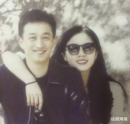 黄磊|孙莉18岁照片曝光,无滤镜素颜不输baby热巴,难怪黄磊着急追到手