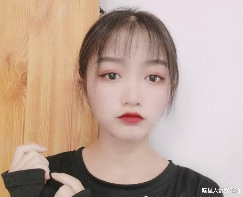 梁小友|《变形计》中的神仙妹妹回农村后被冷嘲热讽，为救父亲辍学当网红