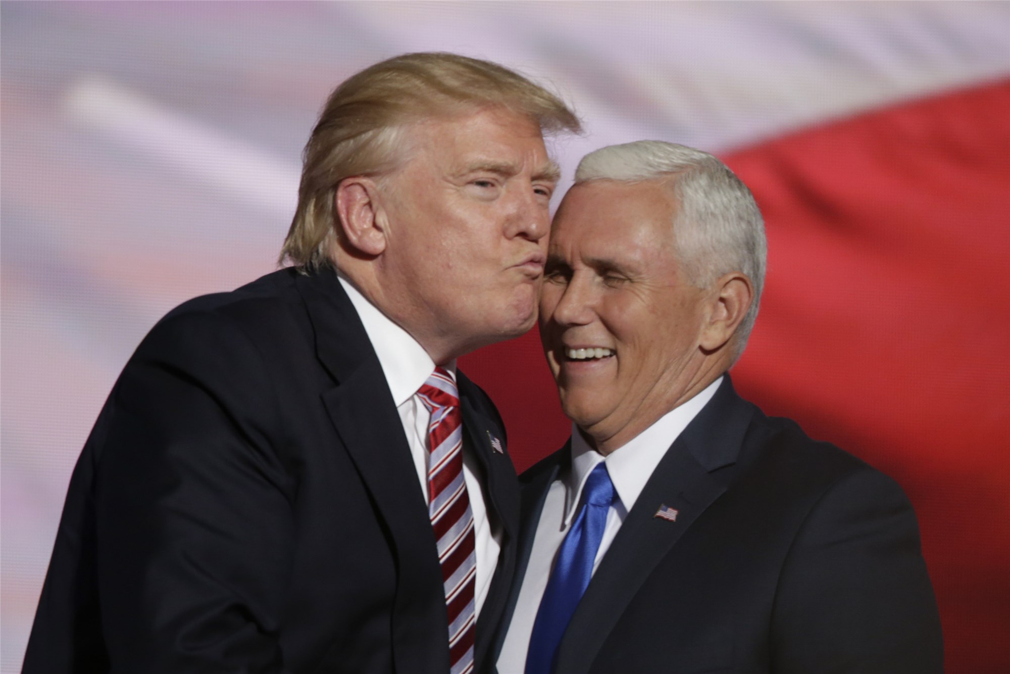 美国■解散白宫疫情应对特别小组，美国要搞“群体免疫”了吗？