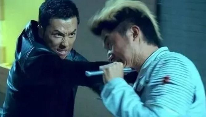 【吴京】他是李连杰师弟,14岁下肢瘫痪,卖过服装的他终成百亿先生!