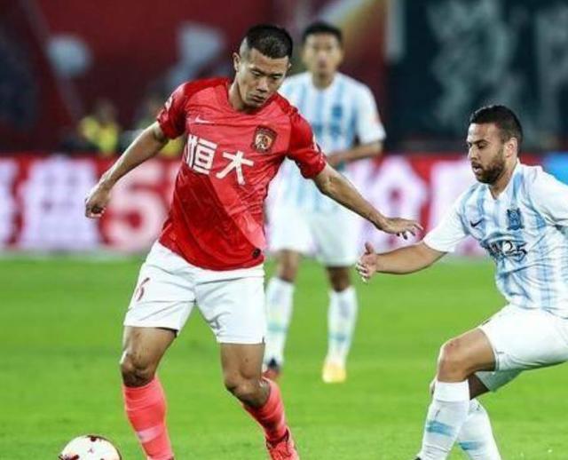 【广州恒大】这一批归化太强悍!昨晚他1人,让卡纳瓦罗在场边喜笑颜开