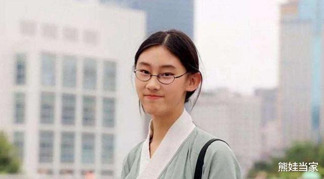 [西湖]清华才女武亦姝为学弟学妹写信加油，字迹洒脱，网友却看偏重点