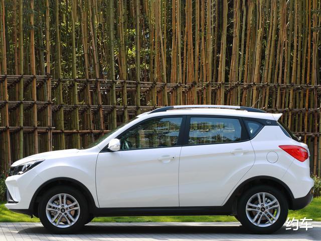 SUV|不足6万买自动挡SUV新车？年轻人首台车就选它，好开、耐看又便宜