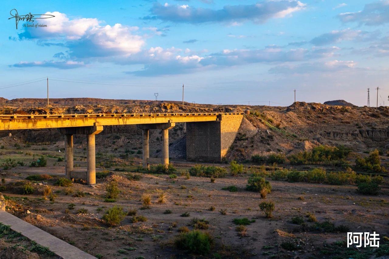 乌海|旅途中的记录，乌海市郊让人震撼的荒芜