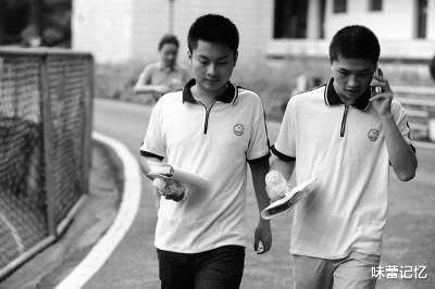 「江西」6年前，两位少年与歹徒搏斗，不惜错过高考，现在发展如何了？
