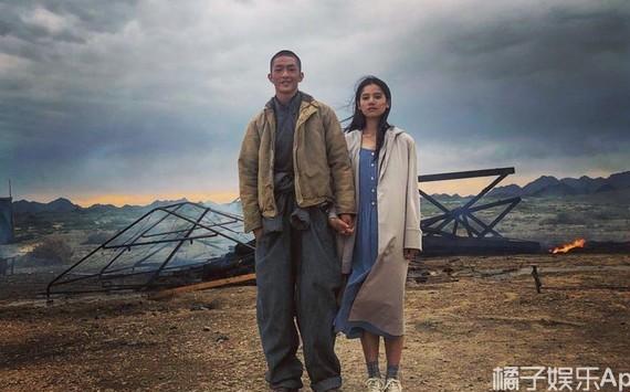 陈星旭|陈星旭张婧仪因戏生情？新剧互动甜炸初具爆相，正主摁头嗑糖