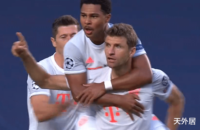 俄罗斯|神开局！3分04秒，巴萨大门急速被拜仁攻破，4分钟后收到乌龙大礼