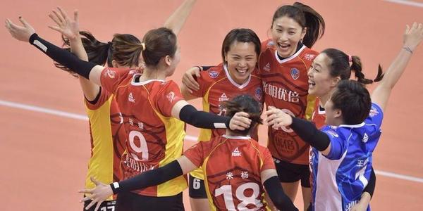 王宝泉▲疑似退役，31岁女排老将二婚当后妈，曾与主帅对骂，被球队放弃！