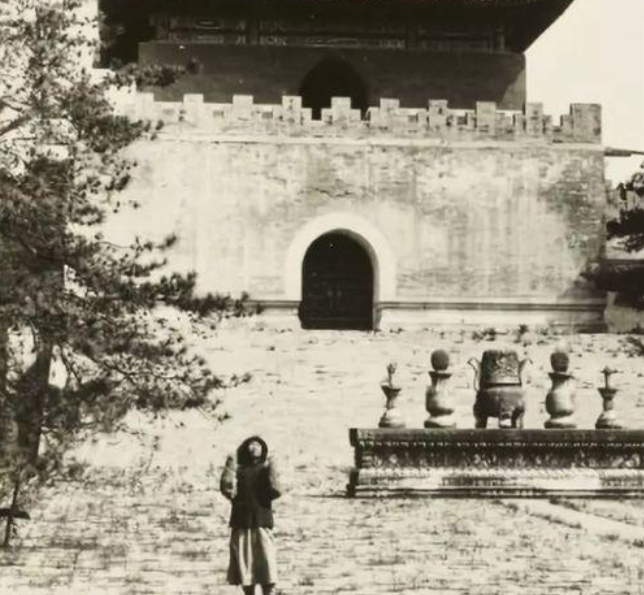 「」清朝灭亡了108年，为何皇陵还有守墓人？他们的工资从哪里来