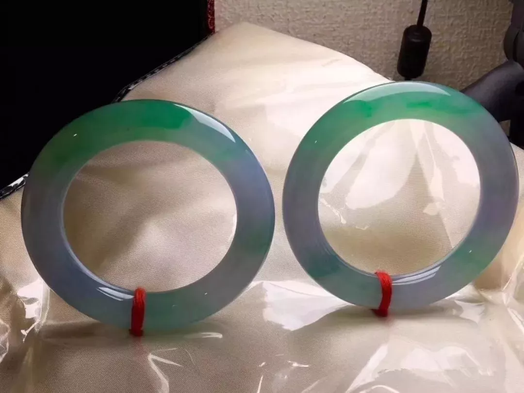 「翡翠」1亿标王实力起货了，只看一眼就令人沦陷了的那种！