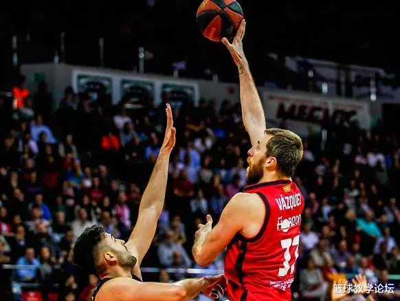 魔术队▲又一球星因疫情退役！NBA最坑乐透秀！他把魔术霍华德害惨了