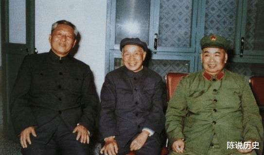 许世友|许世友葬礼级别有多高？大军区司令员的花圈，按资历放不进礼堂！